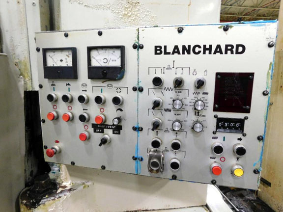 177696D.jpg (60754 bytes)